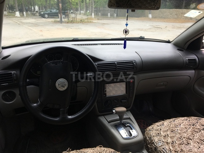 Volkswagen Passat 2003, 160,000 km - 1.8 l - Sumqayıt