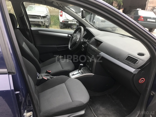 Opel Astra 2006, 170,000 km - 1.9 l - Bakı