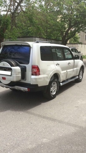 Mitsubishi Pajero 2007, 176,000 km - 3.0 l - Bakı