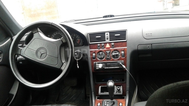 Mercedes C 240 1997, 226,000 km - 2.4 l - İmişli