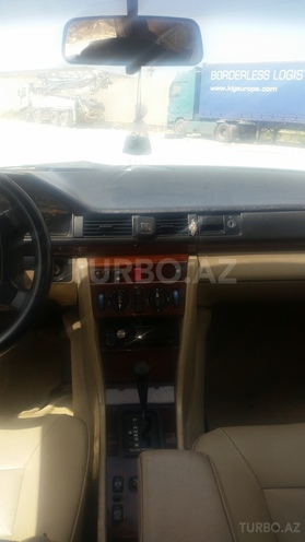 Mercedes E 200 1994, 300,000 km - 0.2 л - Bakı