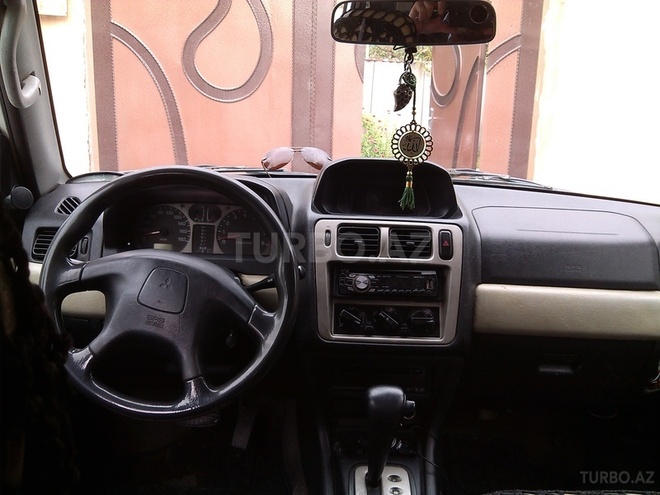 Mitsubishi Pajero io 1999, 290,000 km - 2.0 l - Zaqatala