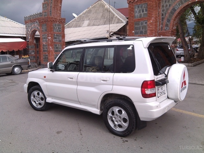 Mitsubishi Pajero io 1999, 290,000 km - 2.0 l - Zaqatala