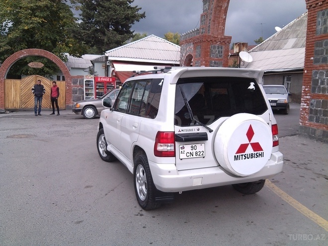 Mitsubishi Pajero io 1999, 290,000 km - 2.0 l - Zaqatala