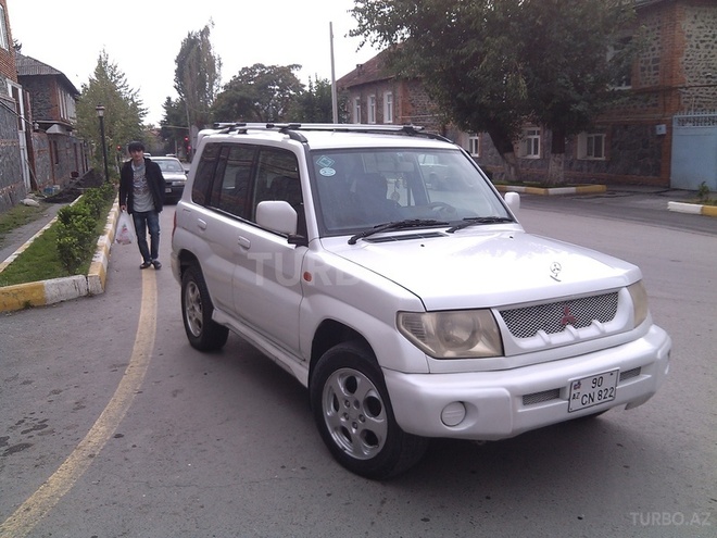 Mitsubishi Pajero io 1999, 290,000 km - 2.0 l - Zaqatala