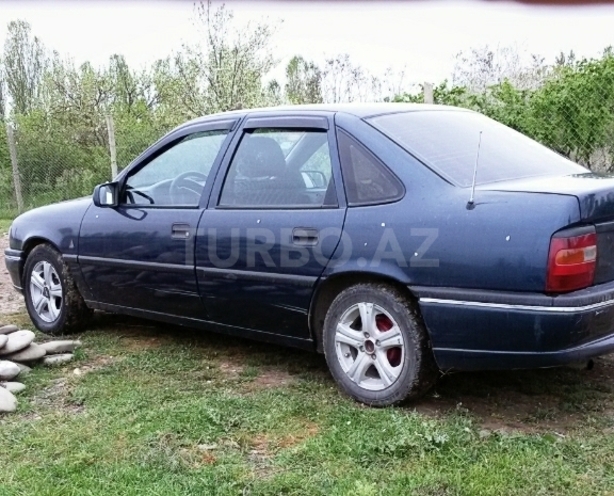 Opel Vectra 1994, 443,000 km - 1.8 l - Xudat
