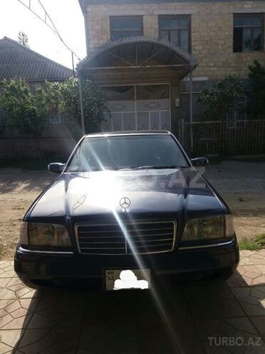 Mercedes C 220 1995, 240,000 km - 2.2 l - Gəncə