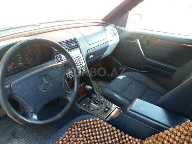 Mercedes C 220 1995, 240,000 km - 2.2 l - Gəncə