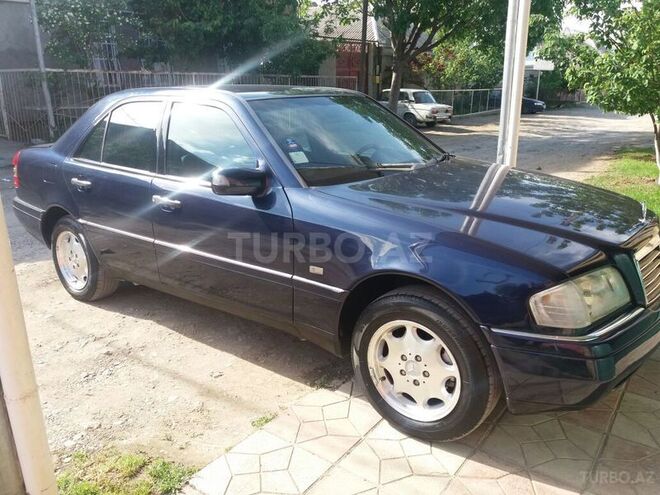 Mercedes C 220 1995, 240,000 km - 2.2 l - Gəncə
