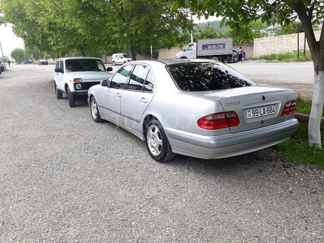 Mercedes E 320 2000, 312,000 km - 3.2 l - Bakı
