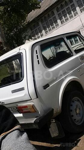LADA (VAZ) Niva 1988, 200,000 km - 1.6 л - Yardımlı