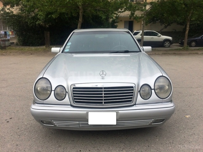 Mercedes E 320 1996, 300,000 km - 3.2 l - Bakı
