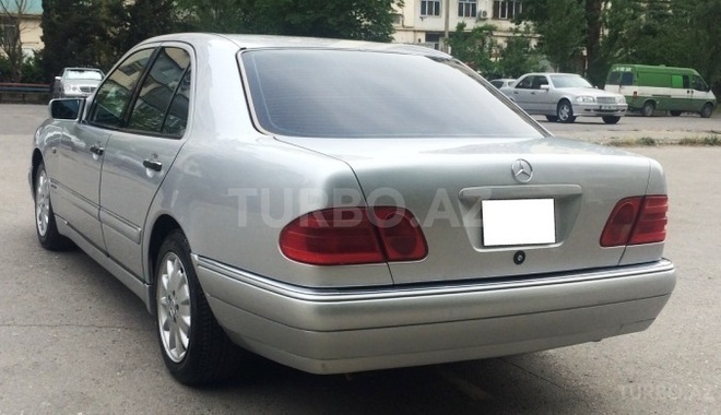 Mercedes E 320 1996, 300,000 km - 3.2 l - Bakı