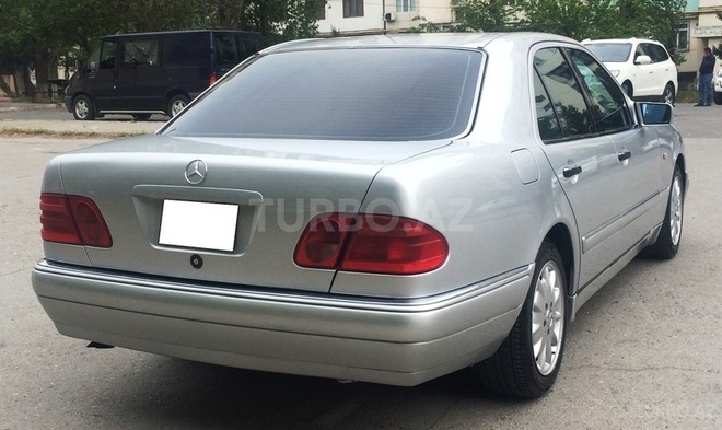Mercedes E 320 1996, 300,000 km - 3.2 l - Bakı