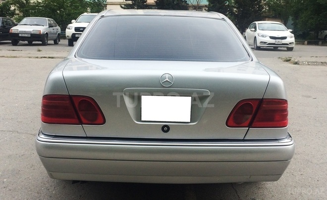 Mercedes E 320 1996, 300,000 km - 3.2 l - Bakı