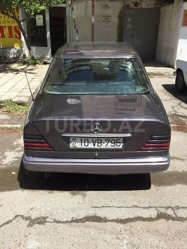 Mercedes E 220 1992, 380,000 km - 2.2 л - Bakı