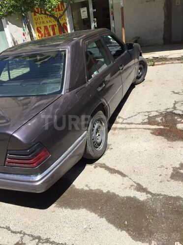 Mercedes E 220 1992, 380,000 km - 2.2 л - Bakı