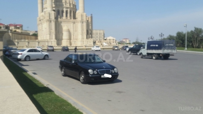 Mercedes E 240 2000, 210,000 km - 2.6 l - Bakı