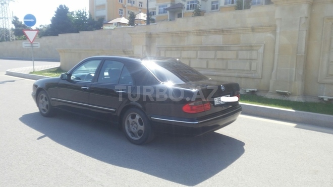 Mercedes E 240 2000, 210,000 km - 2.6 l - Bakı