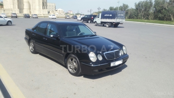 Mercedes E 240 2000, 210,000 km - 2.6 l - Bakı