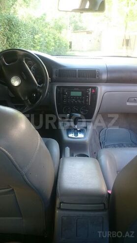 Volkswagen Passat 2004, 177,000 km - 1.8 l - Mingəçevir