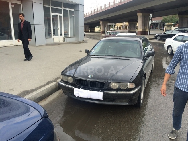 BMW 735 2001, 200,000 km - 3.5 l - Bakı