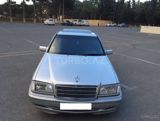 Mercedes C 220 1999, 213,000 km - 2.2 l - Sumqayıt
