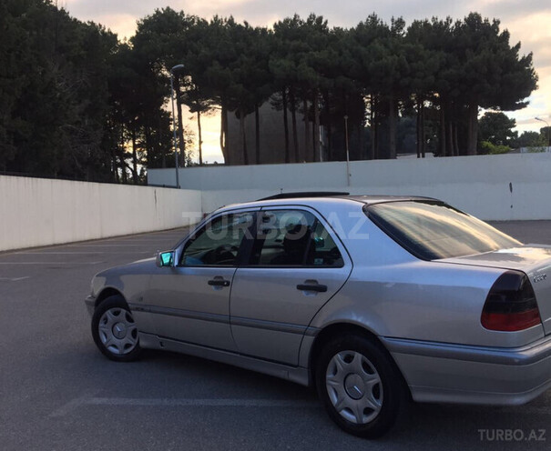 Mercedes C 220 1999, 213,000 km - 2.2 l - Sumqayıt