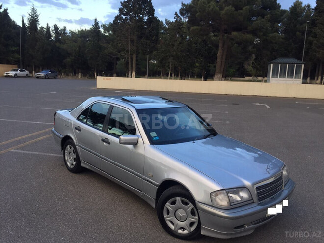 Mercedes C 220 1999, 213,000 km - 2.2 l - Sumqayıt