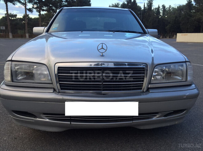 Mercedes C 220 1999, 213,000 km - 2.2 l - Sumqayıt