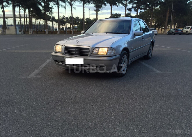 Mercedes C 220 1999, 213,000 km - 2.2 l - Sumqayıt