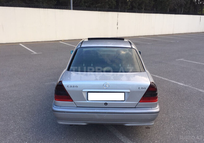 Mercedes C 220 1999, 213,000 km - 2.2 l - Sumqayıt