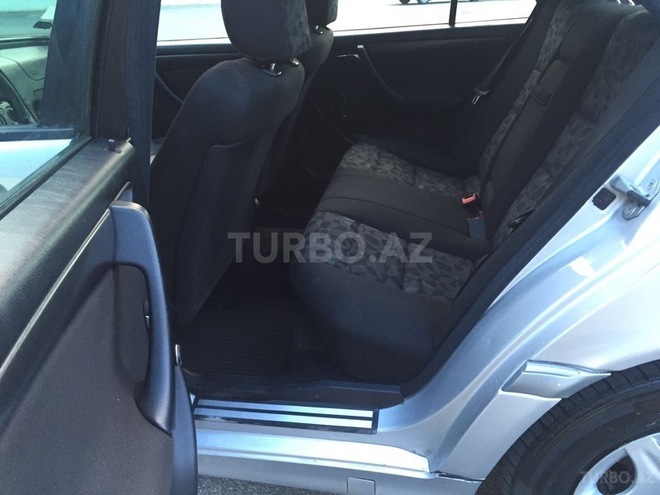 Mercedes C 220 1999, 213,000 km - 2.2 l - Sumqayıt