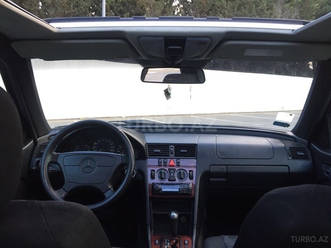 Mercedes C 220 1999, 213,000 km - 2.2 l - Sumqayıt