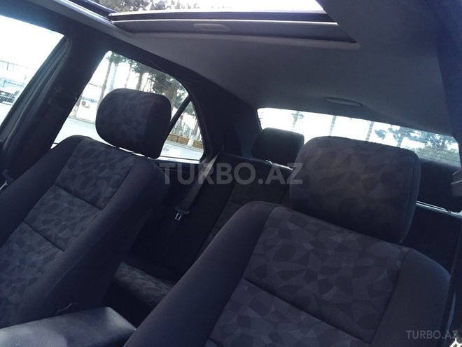 Mercedes C 220 1999, 213,000 km - 2.2 l - Sumqayıt