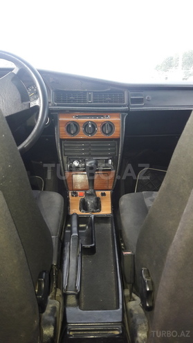 Mercedes 190 1989, 130,000 km - 2.0 л - Bərdə