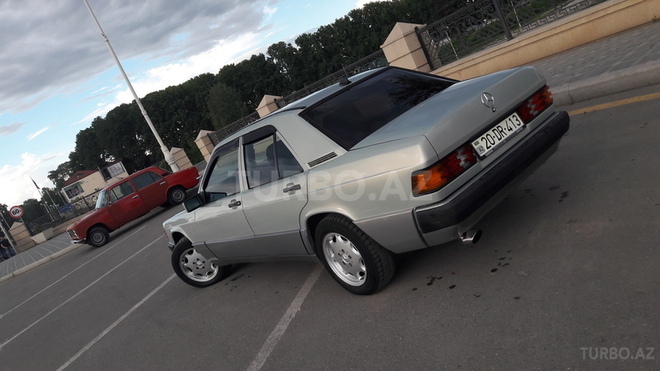 Mercedes 190 1989, 130,000 km - 2.0 л - Bərdə