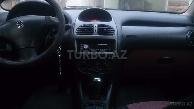 Peugeot 206 2004, 210,000 km - 1.6 l - Bakı