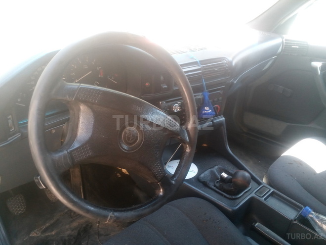 BMW 320 1988, 250,000 km - 0.4 l - Bakı