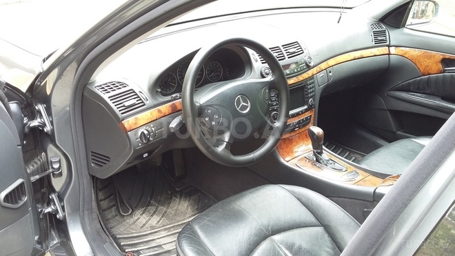 Mercedes E 240 2005, 185,000 km - 2.6 l - Bakı