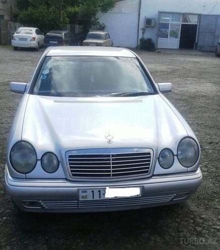 Mercedes E 220 1998, 225,000 km - 2.2 l - Bakı