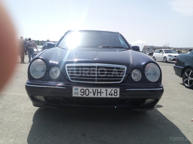 Mercedes E 220 2000, 260,000 km - 2.2 l - Bərdə