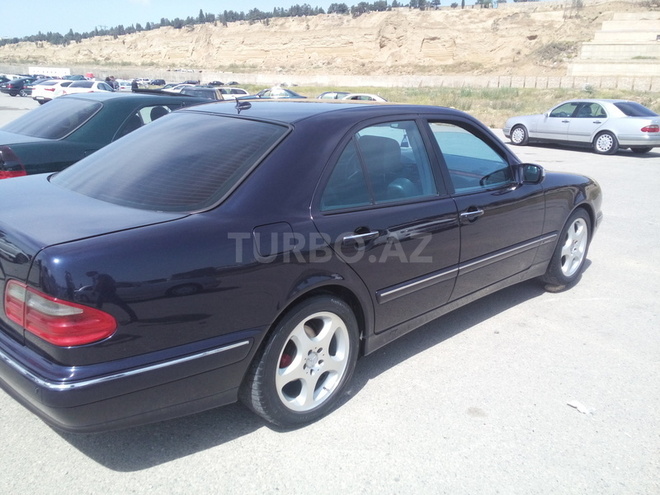 Mercedes E 220 2000, 260,000 km - 2.2 l - Bərdə