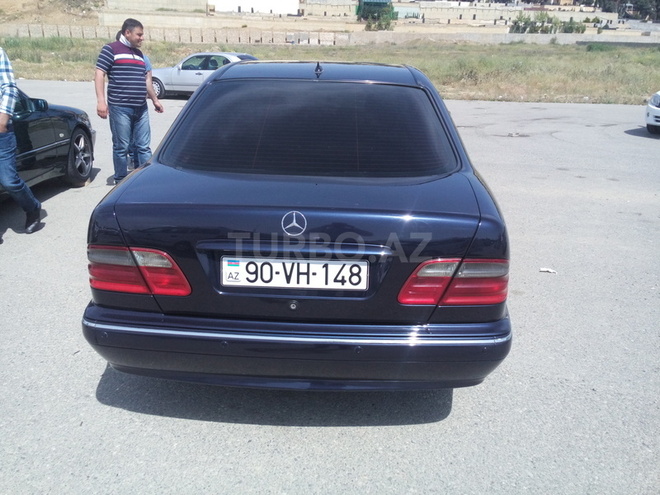 Mercedes E 220 2000, 260,000 km - 2.2 l - Bərdə