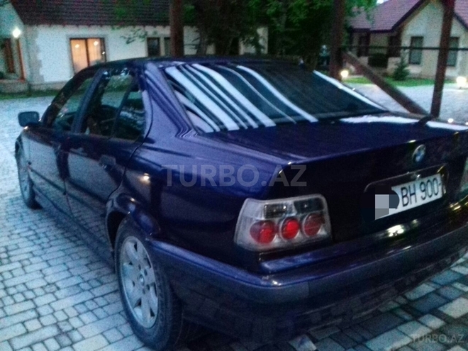 BMW 325 1995, 336,000 km - 2.5 l - Quba