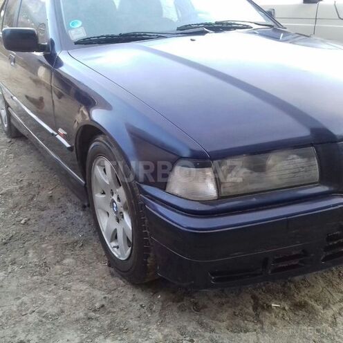BMW 325 1995, 336,000 km - 2.5 l - Quba