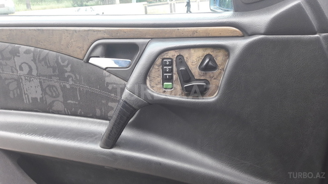 Mercedes E 320 1996, 230,000 km - 0.3 l - Ağsu