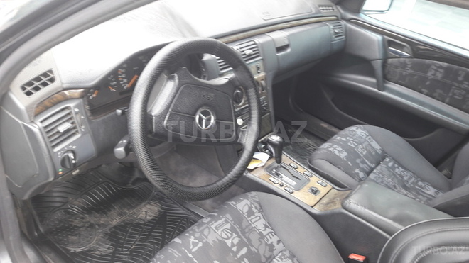 Mercedes E 320 1996, 230,000 km - 0.3 l - Ağsu