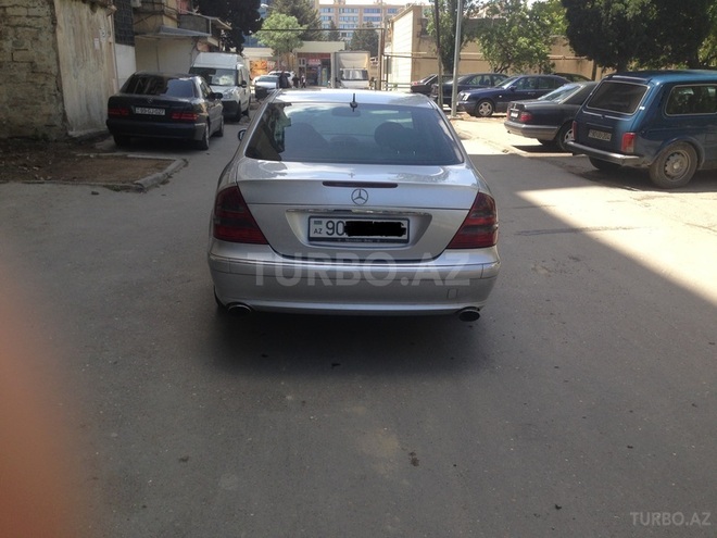 Mercedes E 320 2004, 310,000 km - 3.2 l - Bakı