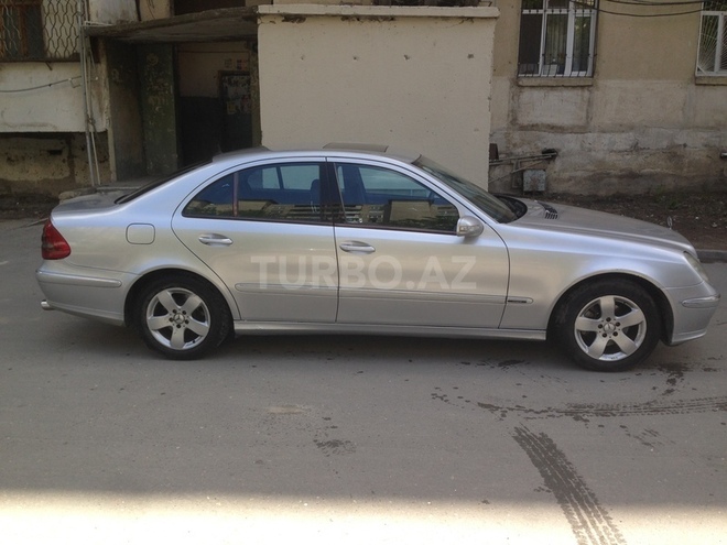 Mercedes E 320 2004, 310,000 km - 3.2 l - Bakı